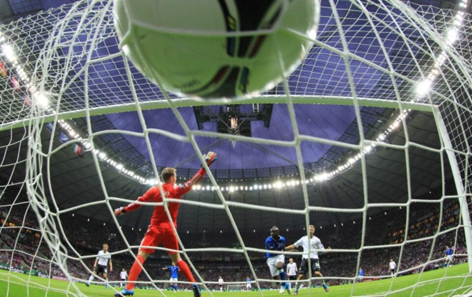 Balotelli strzela na 1:0. PAP / EPA