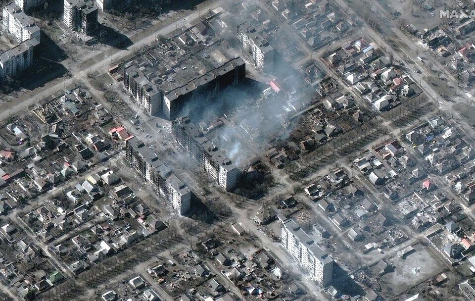 Zniszczenia w Mariupolu / autor: PAP/EPA/MAXAR TECHNOLOGIES HANDOUT