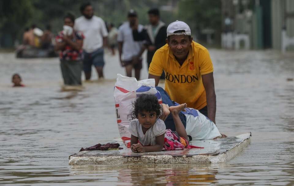 Sri Lanka pod wodą! / autor: PAP/EPA/CHAMILA KARUNARATHNE