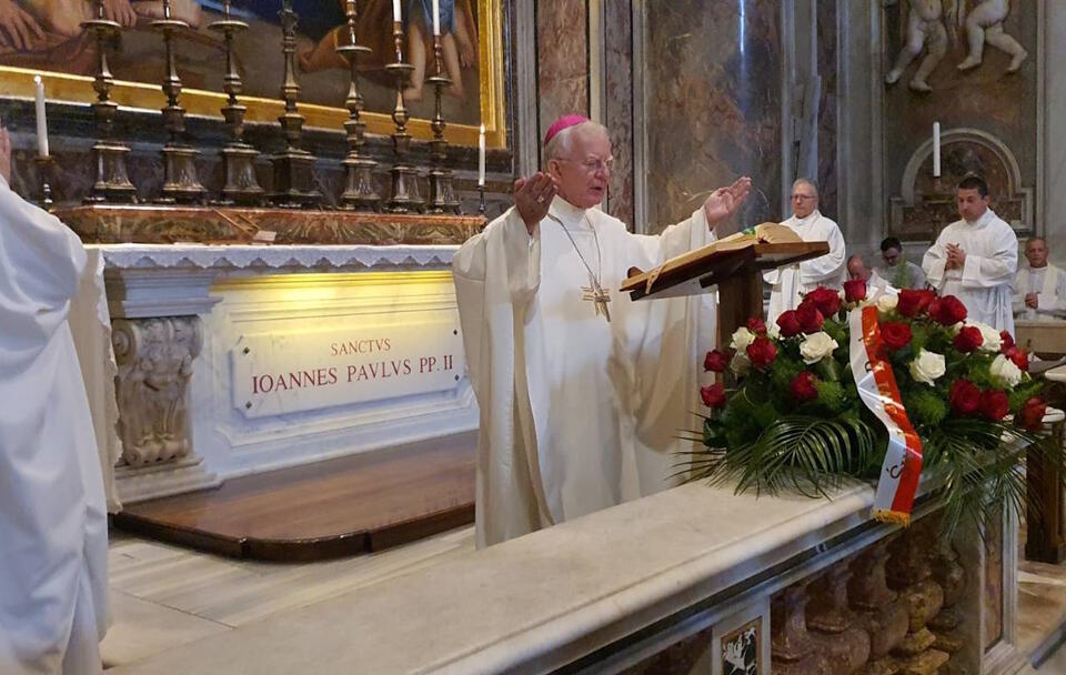 Msza przy grobie św. Jana Pawła II / autor: X: @EpiskopatNews