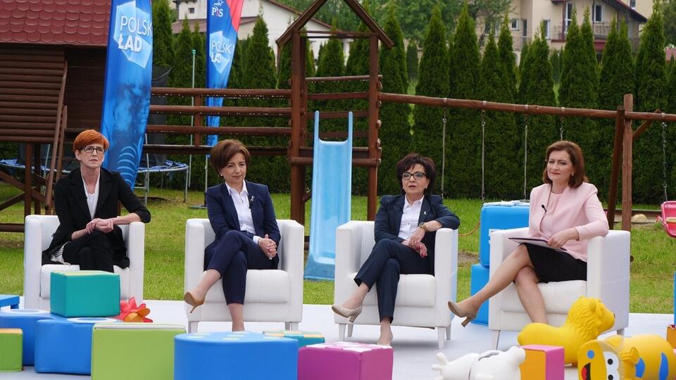 Elżbieta Rafalska, Elżbieta Witek, Ewa Leniart, Marlena Maląg  / autor: screen TT/Marlena Maląg