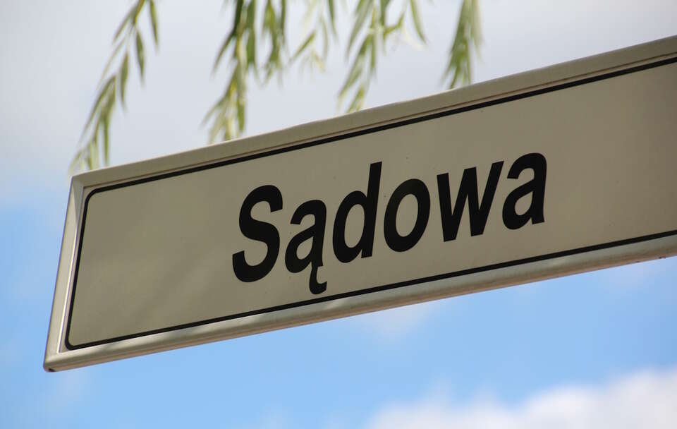 Od 6 lat przed Sądem Sądu Rejonowego w Toruniu toczy się proces mężczyzny oskarżanego o znęcanie się na najbliższymi. Obrońca oskarżonego zawiadomił prokuraturę ws. prowadzącego proces sędziego.  / autor: Fratria