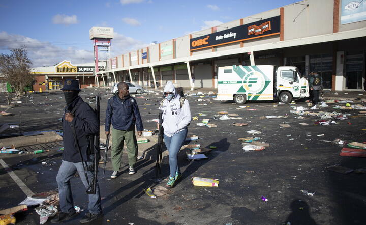 Zamieszki w RPA. LG i Samsung mocno poszkodowane