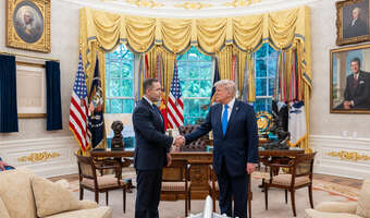 Trump do Nawrockiego: „Wygrasz!”