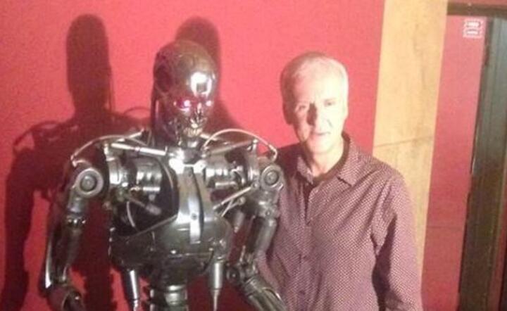 "Terminator" oraz "Terminator 2" w reżyserii Jamesa Camerona to znane dzieła filmowe, poruszające tematykę samoświadomych maszyn oraz sztucznej inteligencji. Fot. Facebook