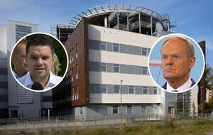 Szpital Południowy/w kółkach Dawid Kacprzyk i Donald Tusk / autor: Fratria