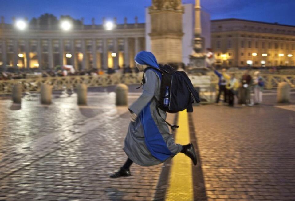 Plac św. Piotra przed beatyfikacją Jana Pawła II. Fot. PAP / EPA