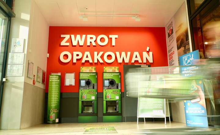 Pełne wdrożenie systemu kaucyjnego potrwa do końca 2026 r. Nz. butelkomaty w sklepie sieci Kauflandu / autor: materiały prasowe Kauflandu