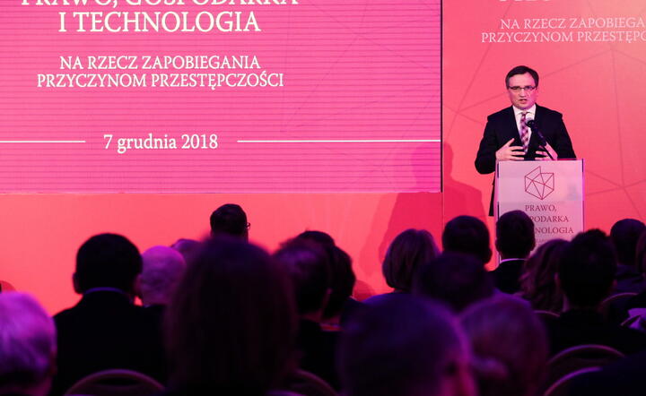 Zbigniew Ziobro/konferencja "Prawo, gospodarka i technologia na rzecz zapobiegania przyczynom przestępczości" / autor: PAP/Tomasz Gzell