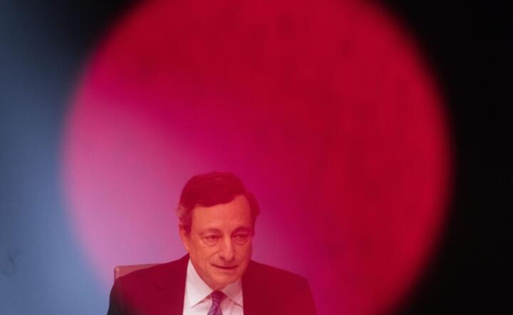 Mario Draghi na konferencji prasowej po posiedzeniu EBC, fot. PAP/EPA/RANK RUMPENHORST  