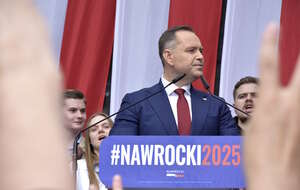 Prezydent Karol Nawrocki pozostaje liderem rankingu zaufania do polityków, ufa mu 54 proc. badanych. / autor: Fratria