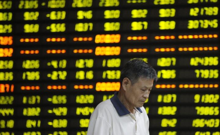 Indeks giełdy w Szanghaju stracił w poniedziałek prawie 8,5 proc. fot. PAP / EPA / WOO HE CHINA OUT
