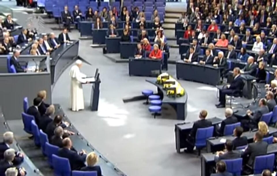 Przemówienie papieża Benedykta XVI wygłoszone w Bundestagu w 2012 roku / autor: screenshot YouTube Helmut Zermin 