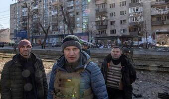 Kijów wraca do normalnego życia. Otwierają się sklepy i urzędy