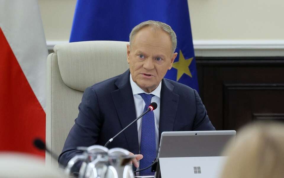 Tusk plays with emotions around Epstein. Appoints a peculiar   team