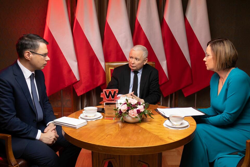 Michał Karnowski ("Sieci"), Jarosław Kaczyński. Dorota Łosiewicz ("Sieci") during an interview / autor: wPolityce.pl