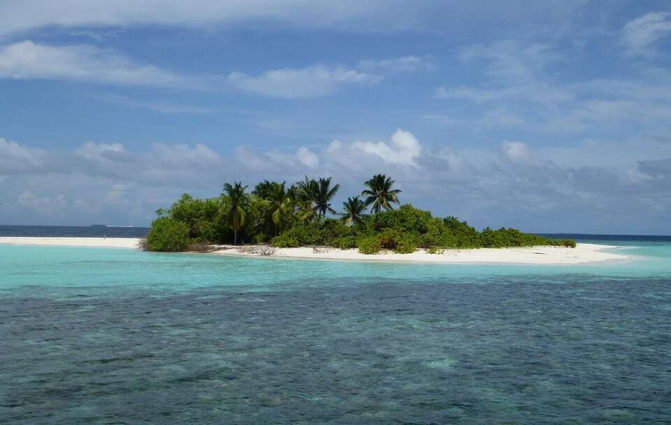 Wyspy Czagos leżą około 500 km na południe od Malediwów, a od Mauritiusu dzieli je ponad 2,2 tys. km / autor: Pixabay/ThousandImages