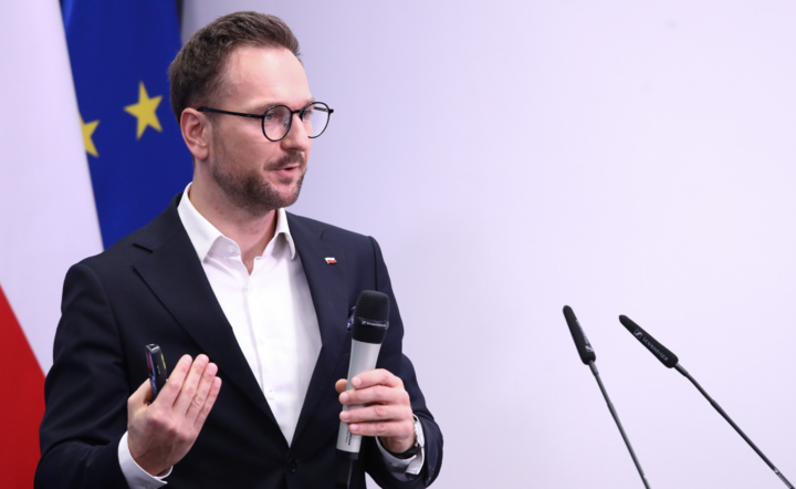 Minister rozwoju i technologii Waldemar Buda  / autor: PAP/Tomasz Gzell