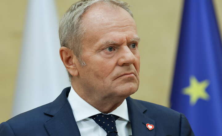 Premier Donald Tusk podczas konferencji prasowej w KPRM w Warszawie / autor: PAP/Albert Zawada