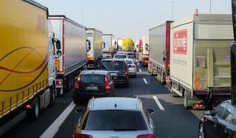 PE zatwierdził pułapy emisji CO2 dla ciężarówek