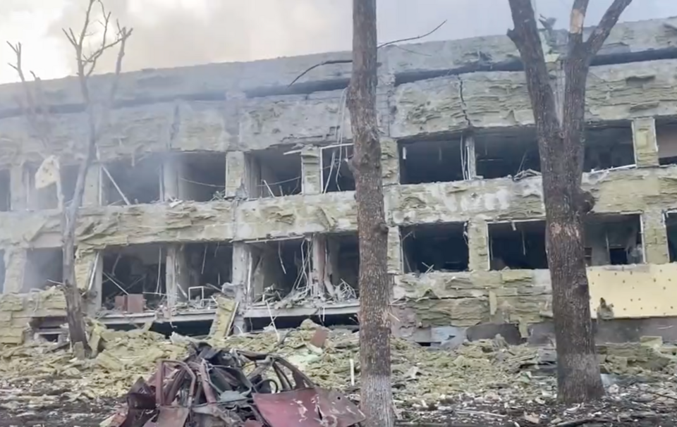 Zbombardowany szpital w Mariupolu / autor: Twitter/NEXTA