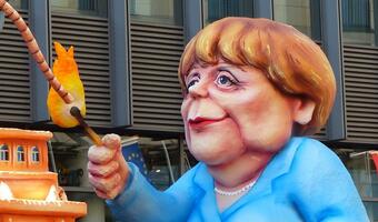 Merkel knuje z Macronem