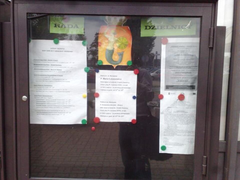Tradycyjne kanały komunikacji nie zanikają, ale bez nowoczesnych narzędzi nie ma mowy o skuteczności. Fot. wPolityce.pl