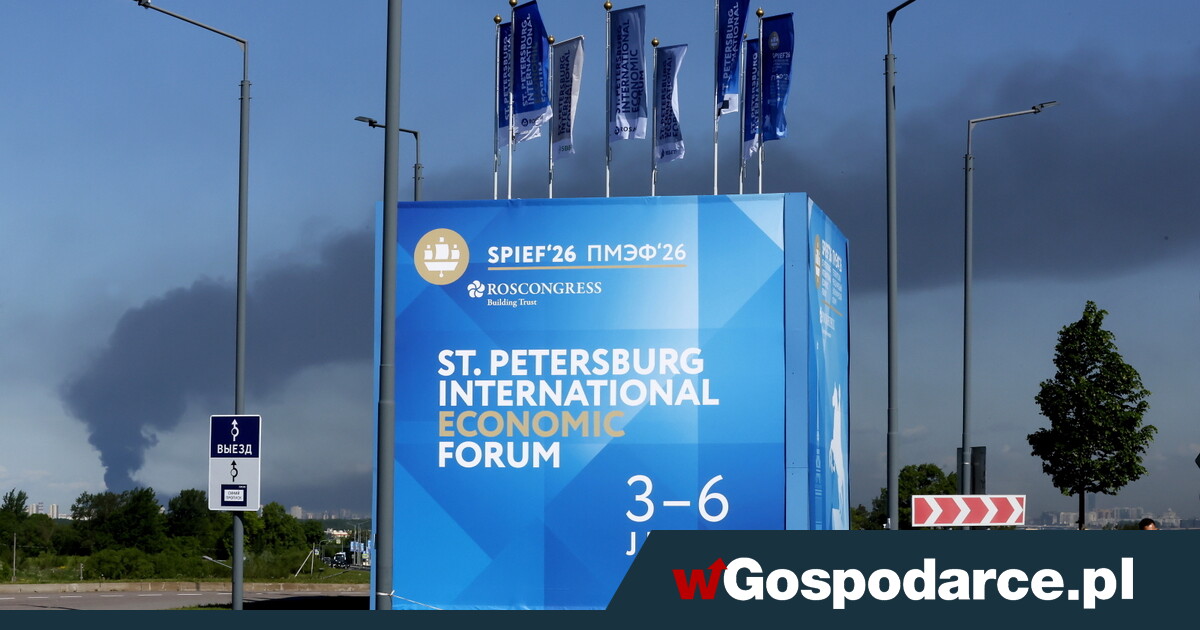 Putin otwiera forum, są Niemcy, a tu lecą drony z Ukrainy!