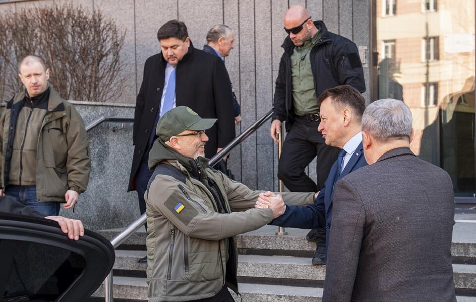 Ukraiński minister obrony Ołeksij Reznikow i szef polskiego MON Mariusz Błaszczak / autor: Twitter/@MON_GOV_PL