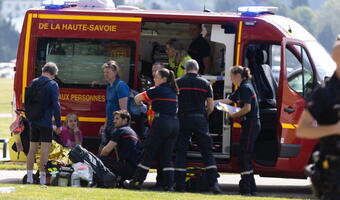 Atak nożownika we Francji. Rannych jest 4 dzieci