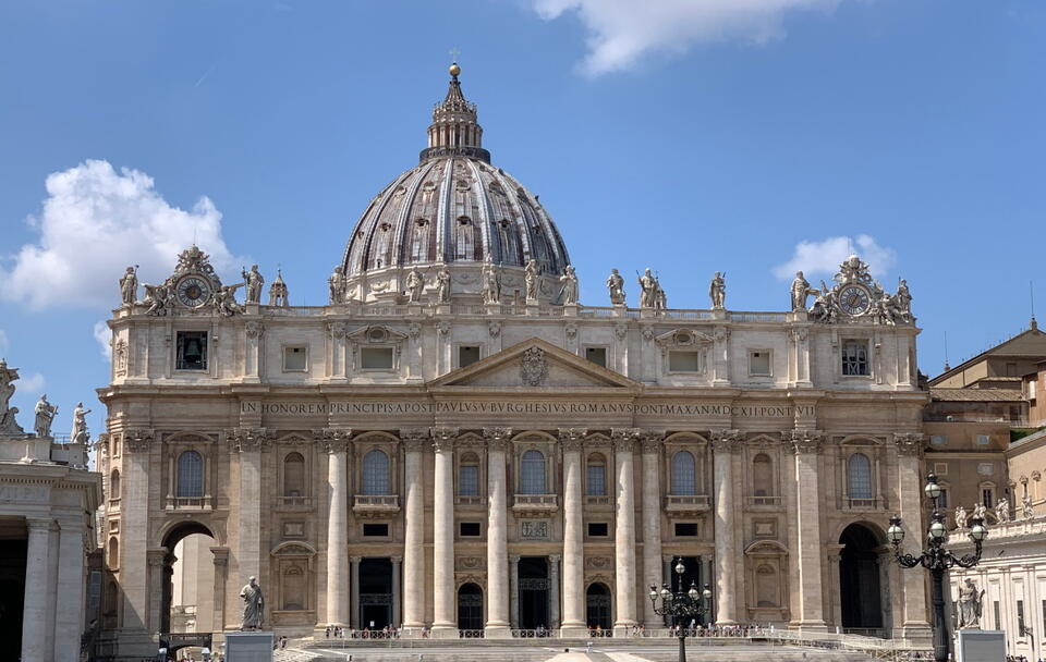 Bazylika św. Piotra na Watykanie / autor: wikimedia.commons: Chabe01/25 August 2021/https://creativecommons.org/licenses/by-sa/4.0/
