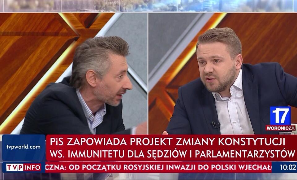 Prof. Maciej Gdula i wiceminister Jacek Ozdoba w programie "Woronicza 17" / autor: Screenshot: vod.tvp.pl