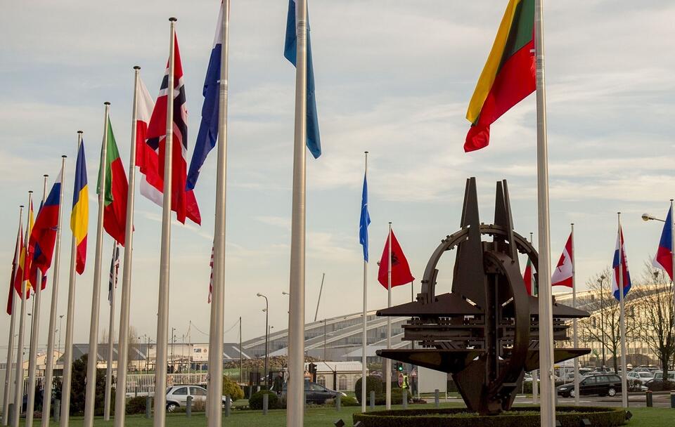 Jak będzie przebiegać misja w Brukseli? / autor: Secretary of defense visits NATO/Senior Master Sgt. Adrian Cadiz/Wikimedia Commons