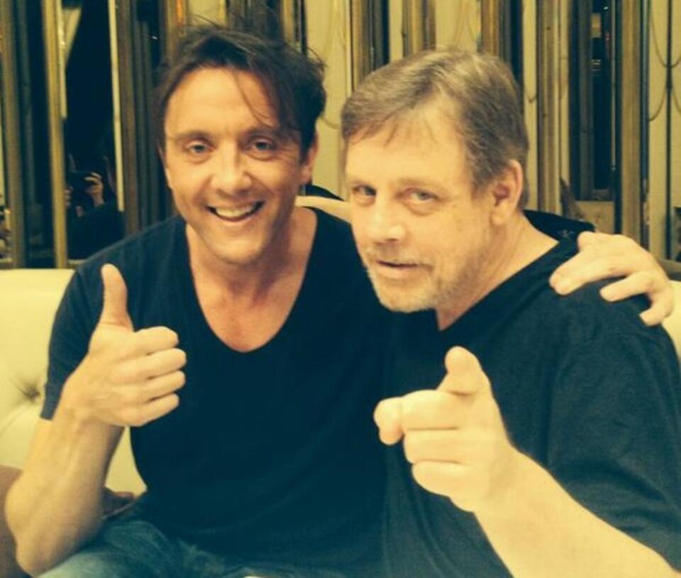 Tak, tak... Ten pan po prawej, to filmowy Luke Skywalker (fot. Twitter)