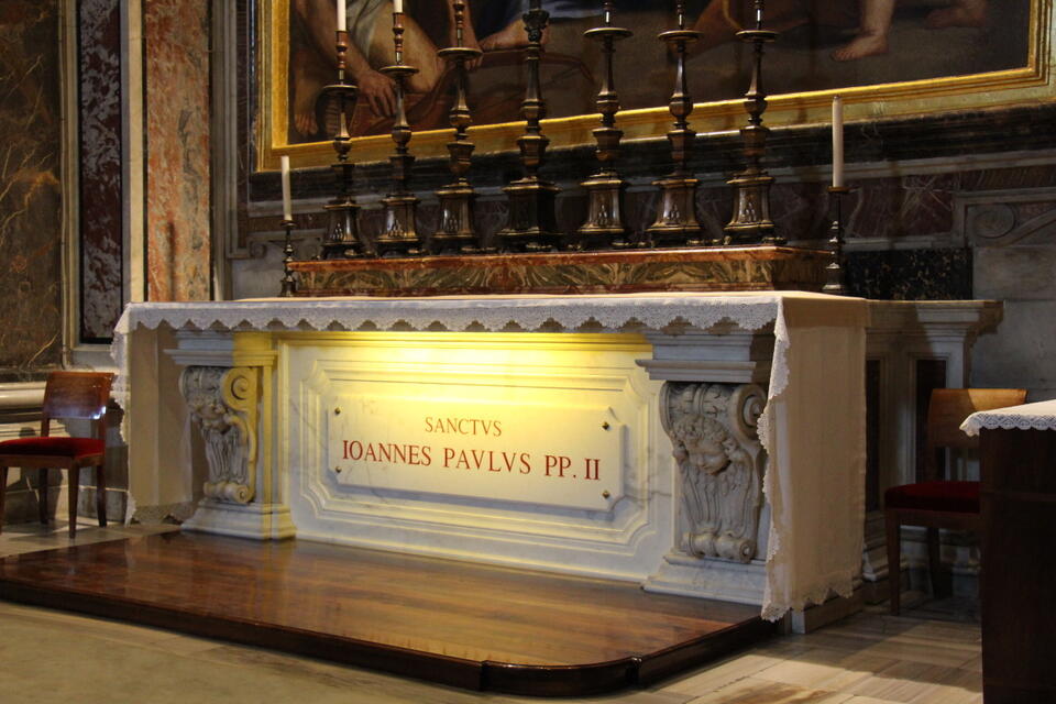 Grób Jana Pawła II w Bazylice św. Piotra / autor: Fratria
