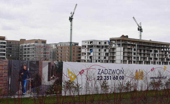 Budowa osiedla deweloperskiego w Warszawie / autor: fot. Mateusz Zelnik/Fratria