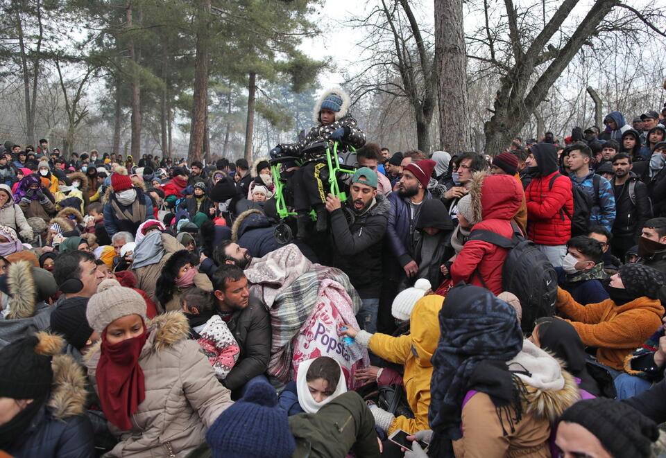 Uchodźcy na turecko-greckiej granicy / autor: PAP/EPA