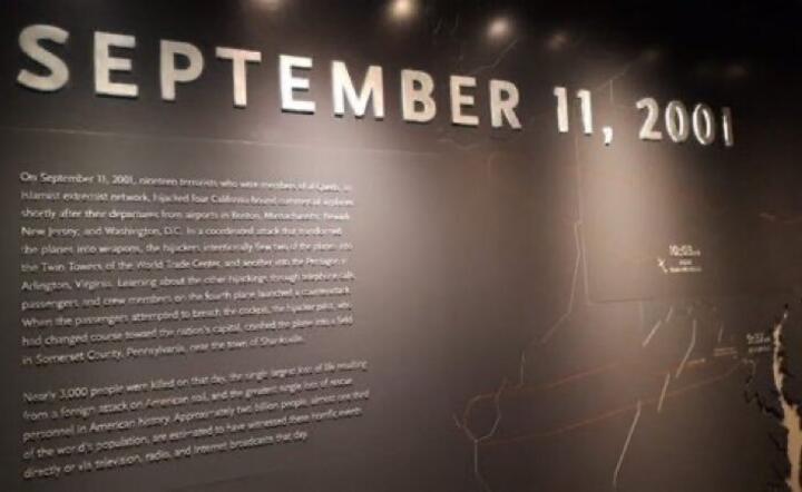 Szef MON: dziś cały świat czci ofiary 11 września