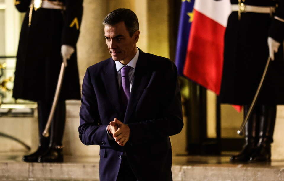 Premier Hiszpanii o wojskach jego kraju na Ukrainie / autor: PAP/EPA