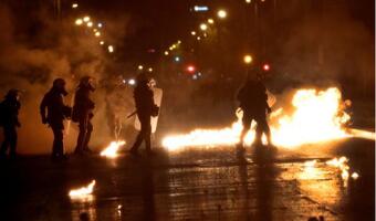 W Atenach bitwa z policją. Co na to Timmermans?