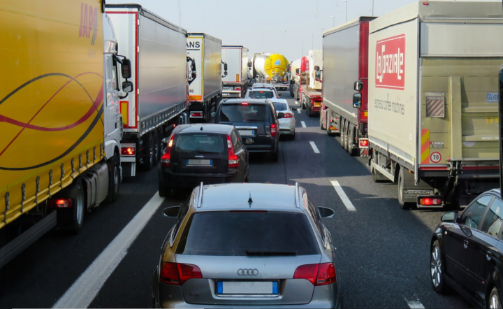 Ciężarówki z Polski mogą mieć problem z wjazdem do Czech / autor: Pixabay