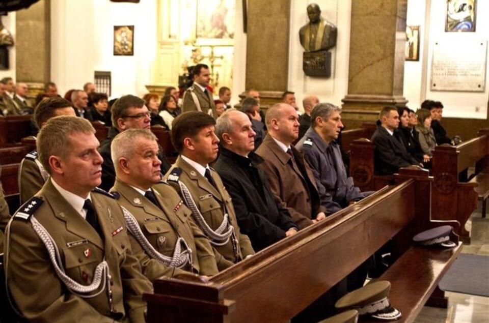 Gen. Paweł Bielawny na pierwszym planie. Fot. bor.gov.pl