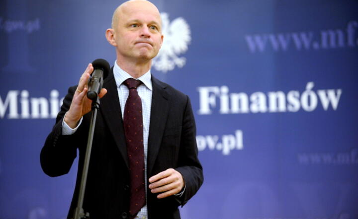 Minister finansów Paweł Szałamacha na briefingu w MF, fot. PAP/Bartłomiej Zborowski