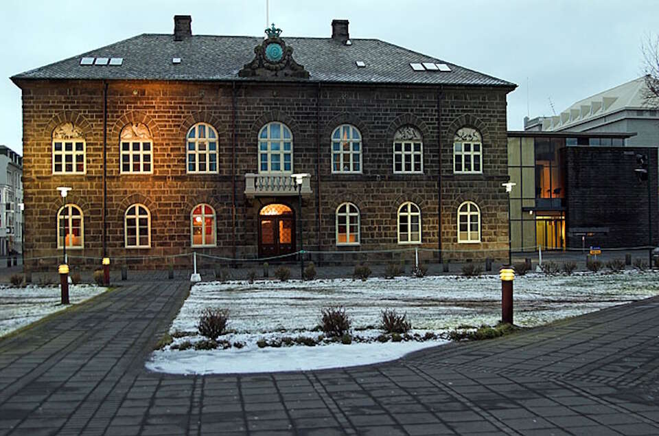 Parliament Building in Reykjavík, Iceland / autor: Wikipedia / Cicero85 / CC BY 2.5