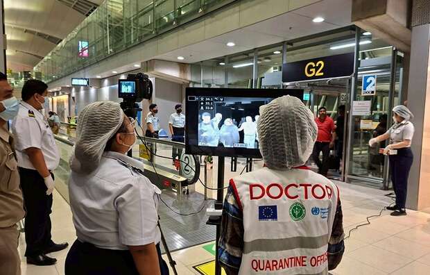 Kontrola sanitarna na lotnisku / autor: PAP/EPA/THE SUVARNABHUMI AIRPORT OFFICE HANDOUT HANDOUT