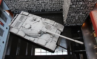 Rosja wystawia skansen! "50-letnie czołgi"
