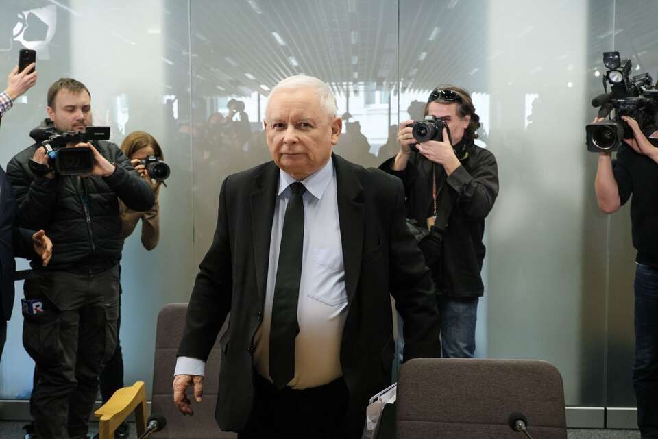 Triumf Kaczyńskiego na komisji wprowadził władzę w dygot