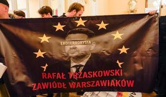 Protest w Warszawie. Trwa ekoterroryzm Trzaskowskiego [ZDJĘCIA]