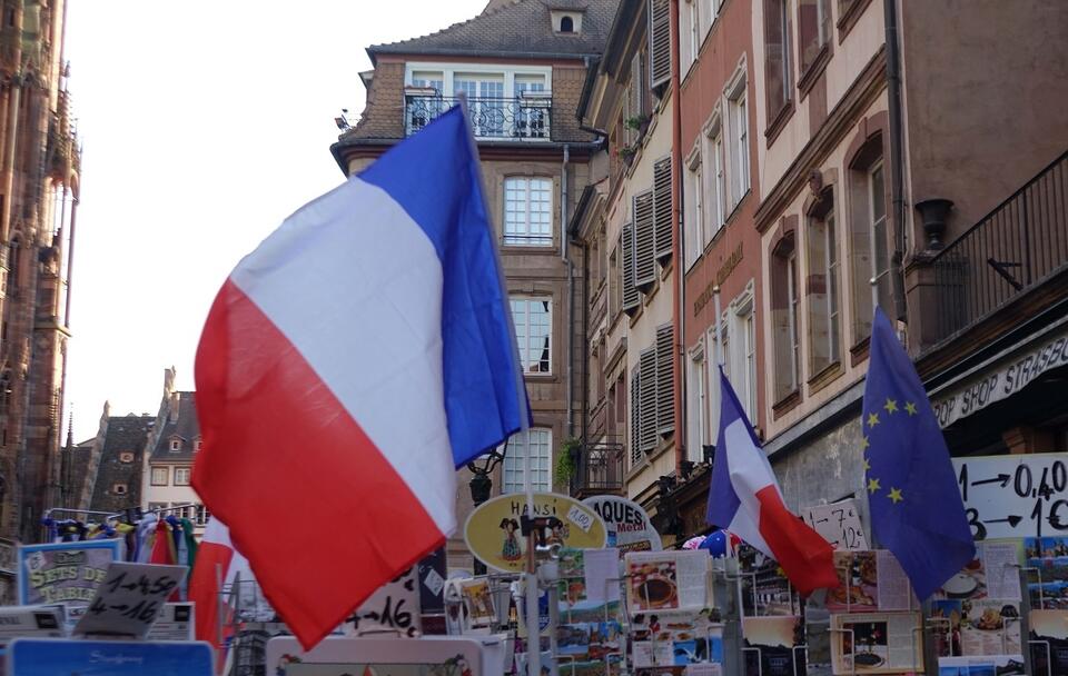 Francuskie flagi na ulicach Strasburga / autor: Fratria
