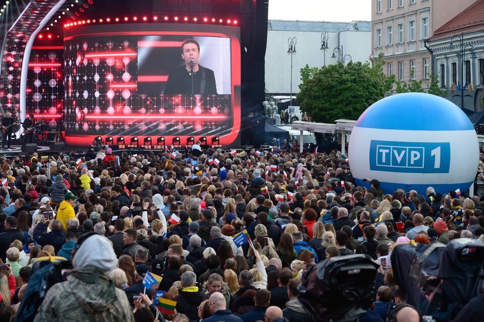Sukces TVP! Tysiące osób na koncercie „Polska w Sercu”